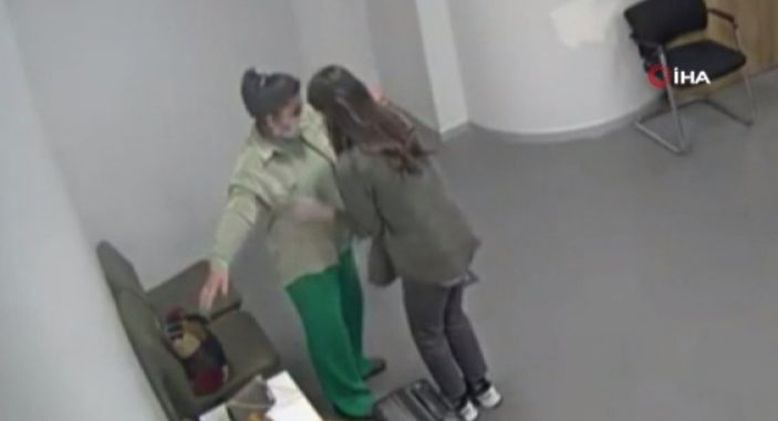 Terör şüphelisi yabancı kadın İstanbul’da çifte pasaportla yakalandı