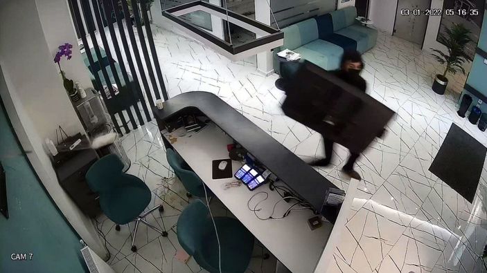 Avcılar'da diş kliniğinde hırsızlık