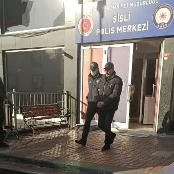 i Şişli'de dalgınlıktan yararlanan hırsız, kuyumcudan 11 çeyrek altın çaldı