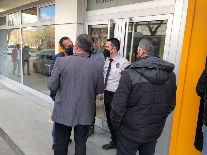 Kastamonu'da dolandırmaya çalışılan adamı polis kurtardı