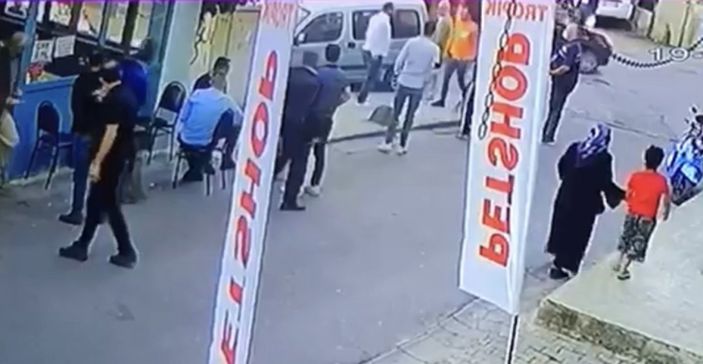 Beyoğlu’nda, tartışma sırasında yerden seken kurşunla yaralandı