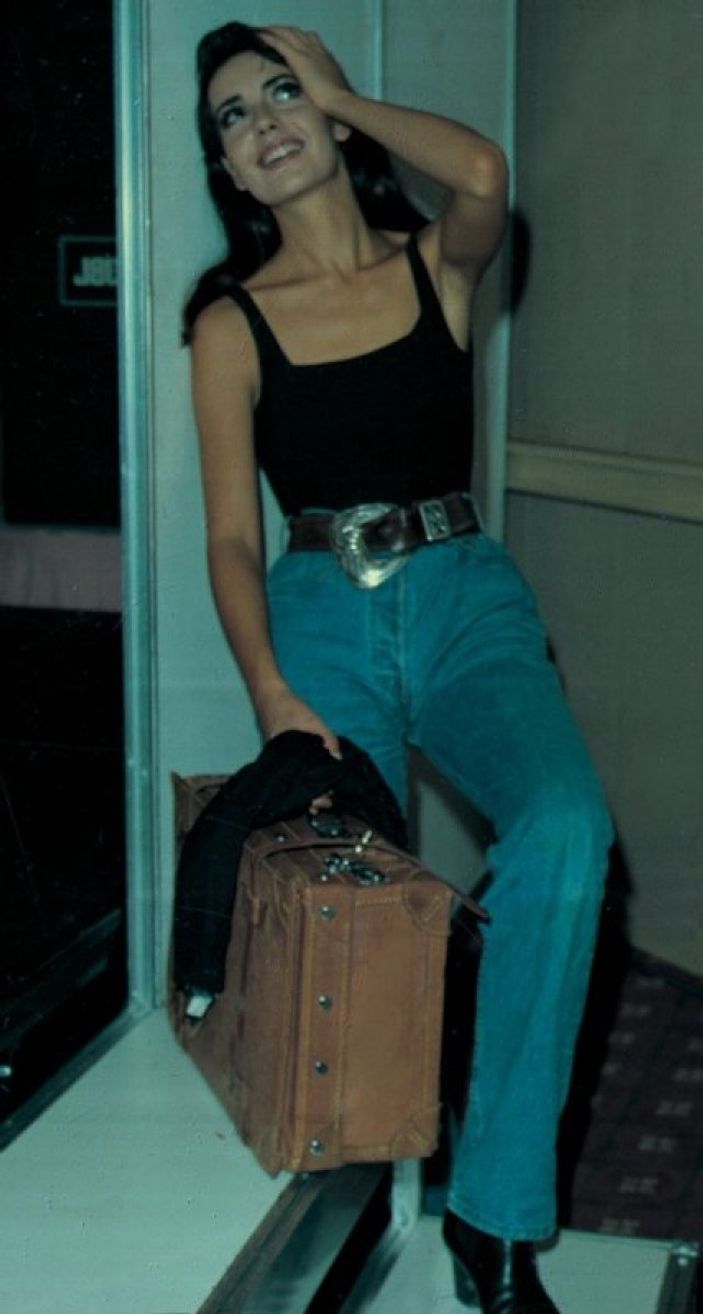 Göğsüne yoğurt dökmüştü! Merve İldeniz yaşlanmaya karşı koyamadı...