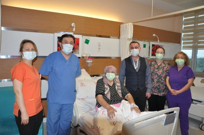 Çanakkale’de, kadının karnından 3 kilogram böbrek tümörü çıkarıldı