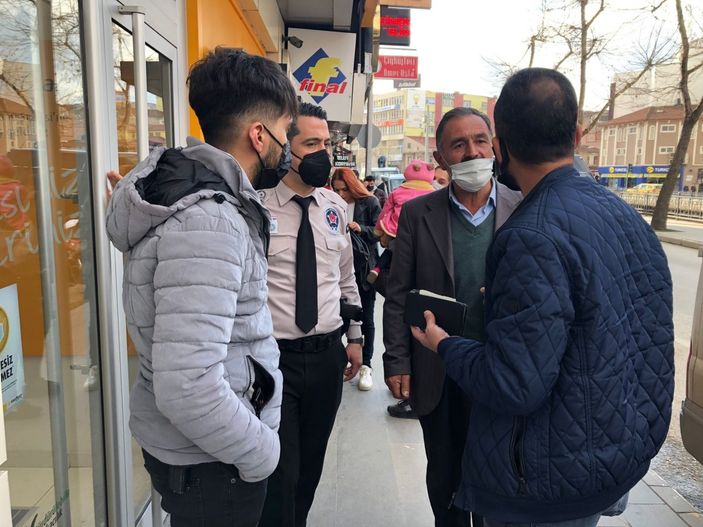 Kastamonu'da dolandırmaya çalışılan adamı polis kurtardı