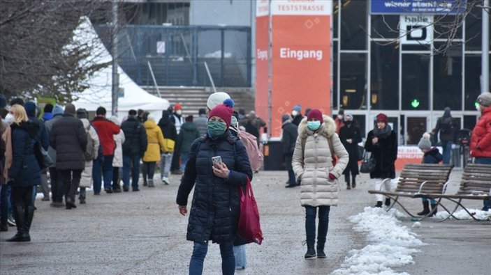 Avusturya’da maske kullanma zorunluluğu getirildi