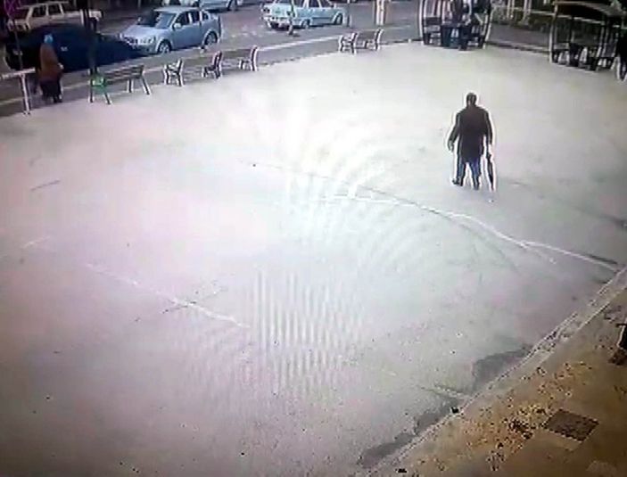 d Kahramanmaraş'ta, yolda bulduğu emekli maaşını sahibine telsim etti