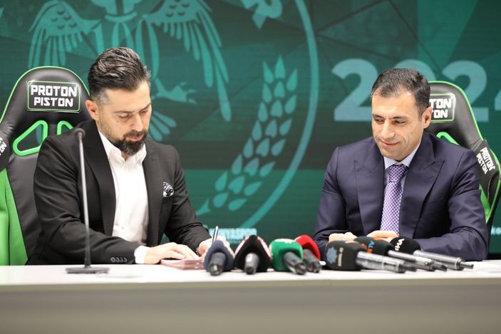 Konyaspor, İlhan Palut ile sözleşme uzattı