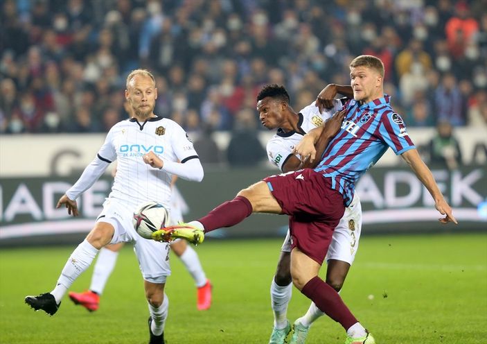 Trabzonspor, Yeni Malatyaspor'u tek golle mağlup etti