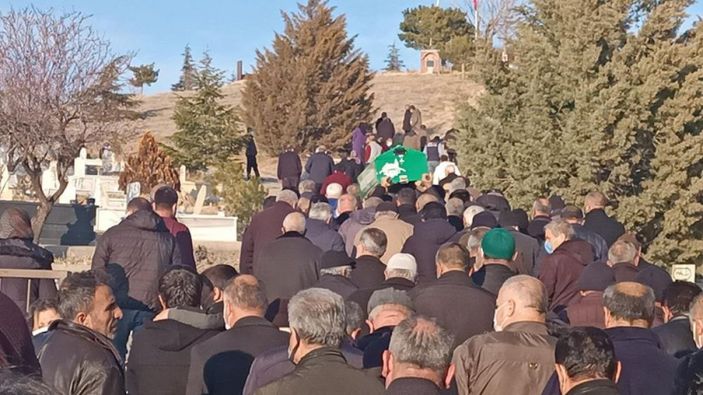 Ankara'da 25 yerinden bıçaklanan kadına veda