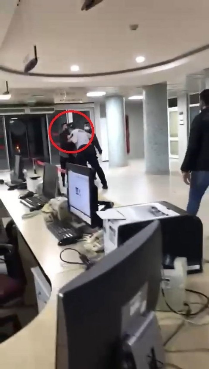Bursa'da hasta yakınıyla güvenlik görevlisi kavga etti