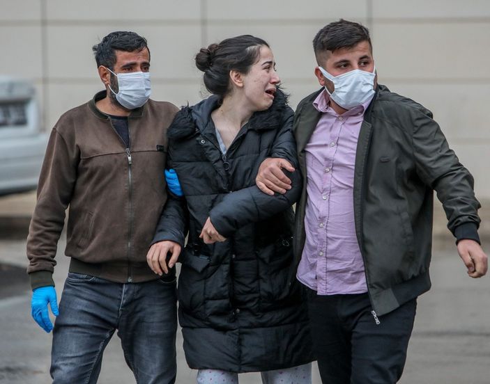 D Antalya'da 17 yaşındaki genç kız maganda kurşunuyla hayatını kaybetti