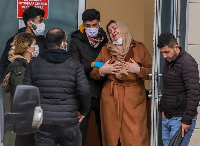 D Antalya'da 17 yaşındaki genç kız maganda kurşunuyla hayatını kaybetti