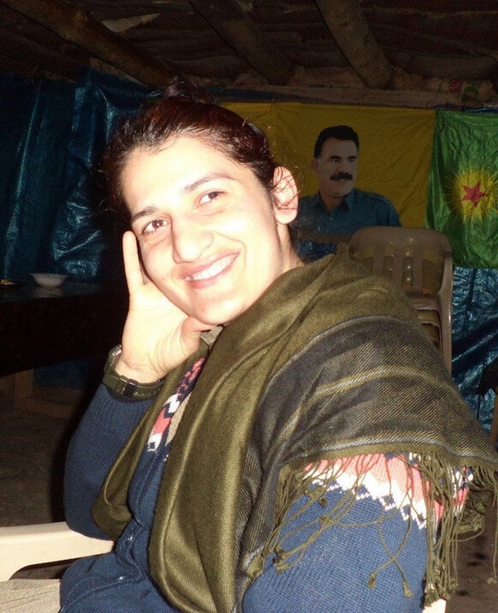 HDP'li Semra Güzel'in öldürülen terörist ile samimi pozları
