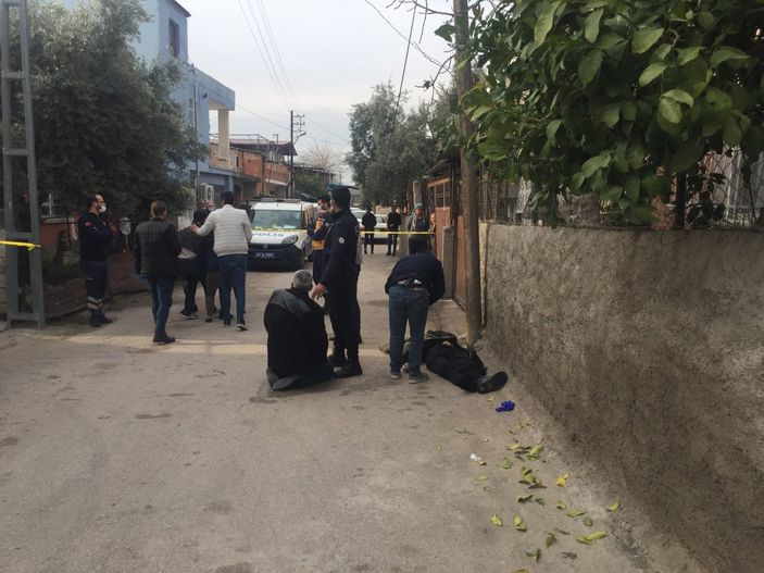 d Adana’da uyuşturucudan ölen oğlunu görünce fenalık geçirdi