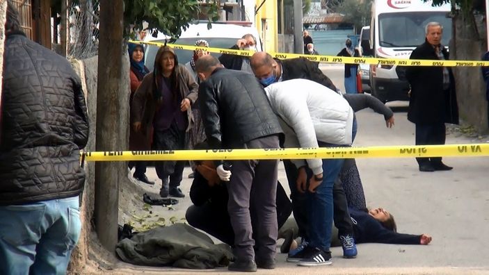 d Adana’da uyuşturucudan ölen oğlunu görünce fenalık geçirdi