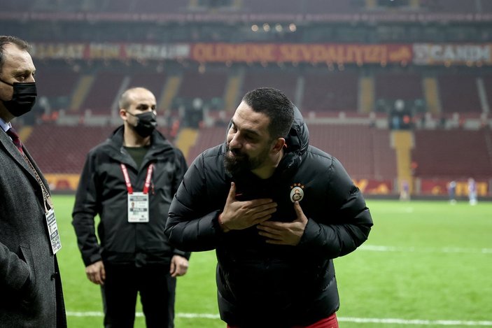 Arda Turan'dan göbek açıklaması