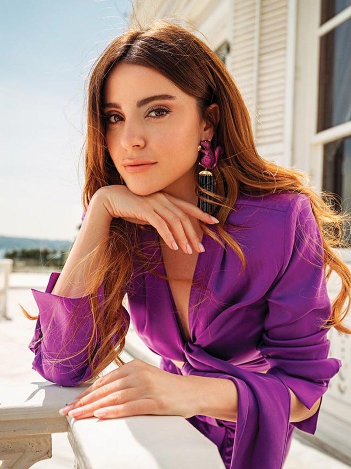 Teşkilat'ın Ceren'i Ezgi Eyüboğlu cesur çıktı! İddialı pozlarıyla sosyal medyayı salladı