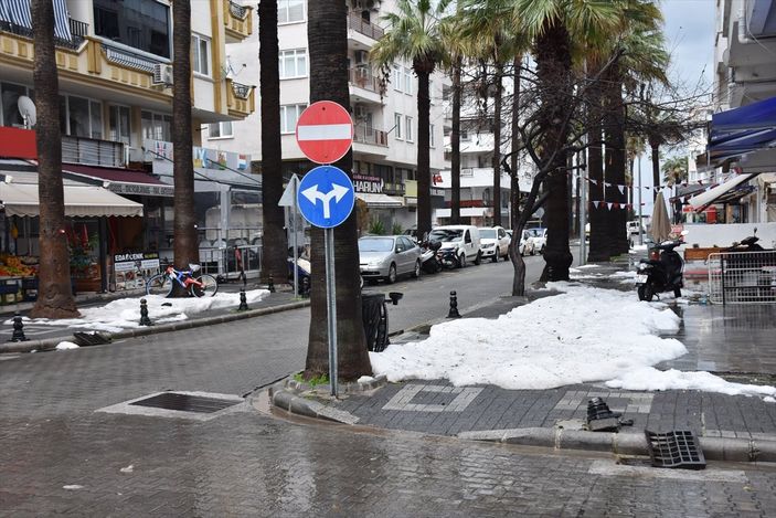 a Muğla'da sağanak su baskınlarına yol açtı