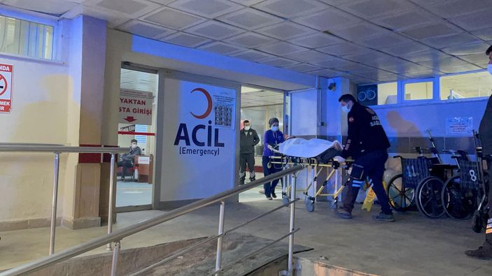 d Kütahya’da, gürültü nedeniyle bıçaklı kavga: 2 yaralı