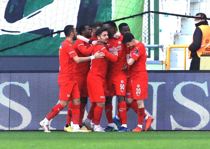 Sivasspor, Konyaspor'un serisini bitirdi