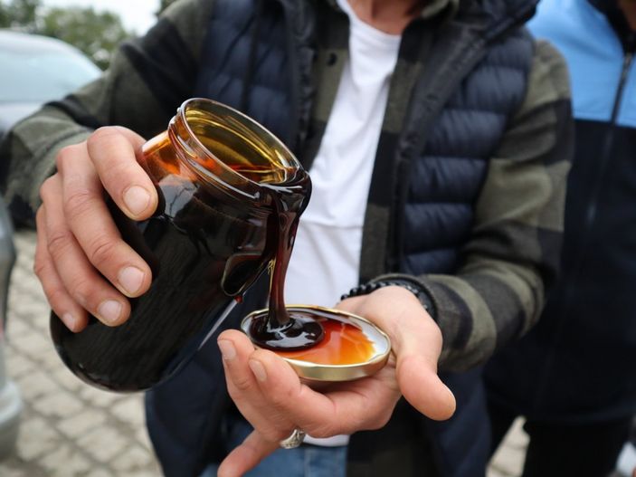 Düzce'de etiketsiz bal ve pekmez satarken yakalandı