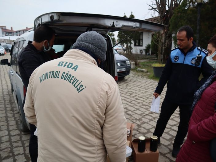 Düzce'de etiketsiz bal ve pekmez satarken yakalandı