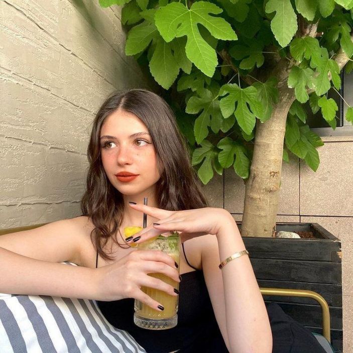 Güzelliğiyle baş döndürüyor! Yargı'nın Parla'sı Zeynep Atılgan'ın iddialı pozları Instagram'ı salladı