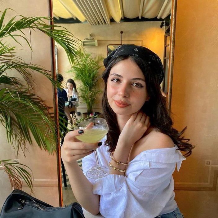 Güzelliğiyle baş döndürüyor! Yargı'nın Parla'sı Zeynep Atılgan'ın iddialı pozları Instagram'ı salladı