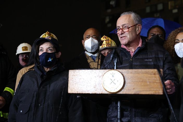 a New York'ta yangın faciası: 9'u çocuk 19 kişi öldü