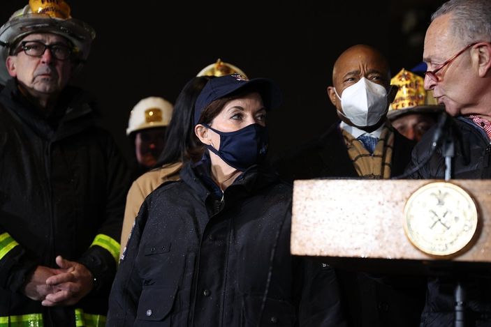 a New York'ta yangın faciası: 9'u çocuk 19 kişi öldü