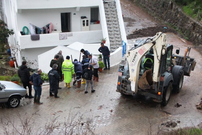 Bodrum'da sel faciası: Evleri su bastı