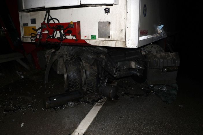 d Çanakkale'de trafik kazası: 5 ölü