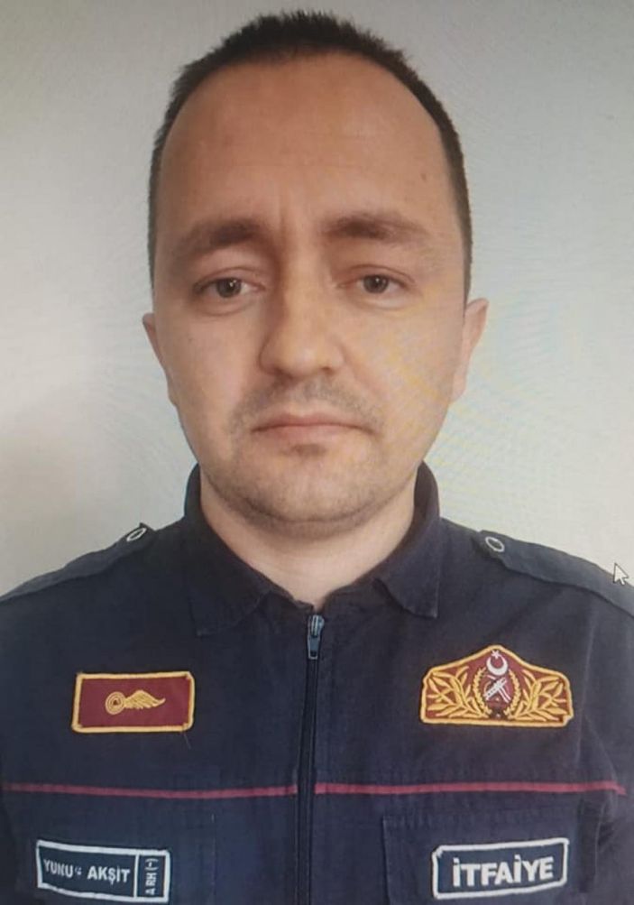 Bursa'da göreve giden itfaiye aracı devrildi