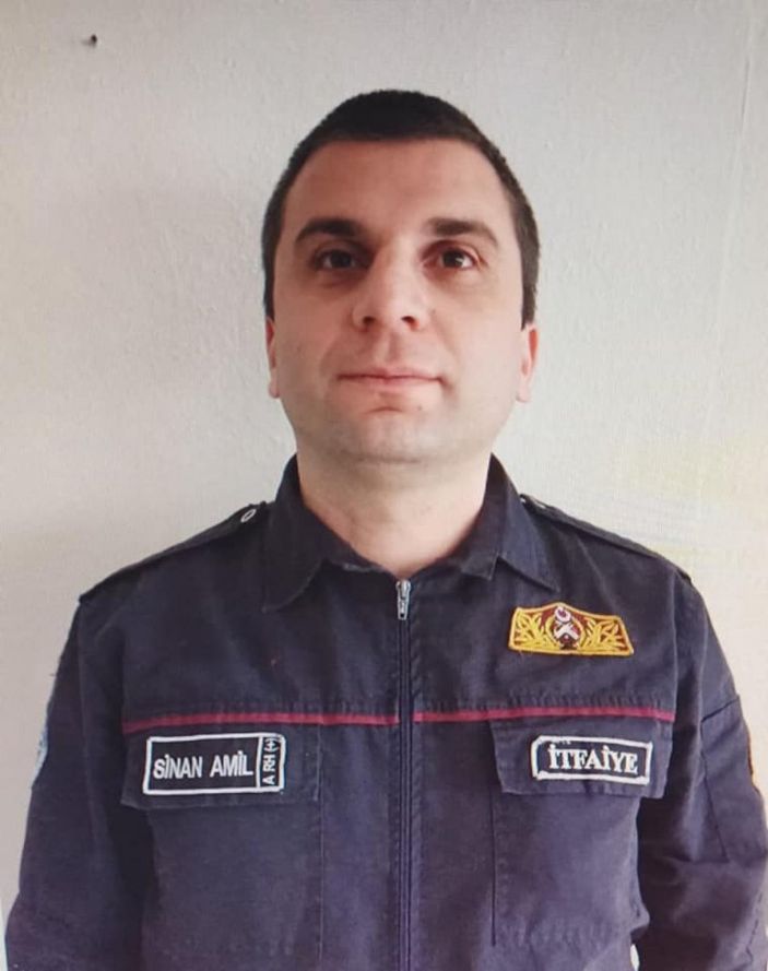 Bursa'da göreve giden itfaiye aracı devrildi