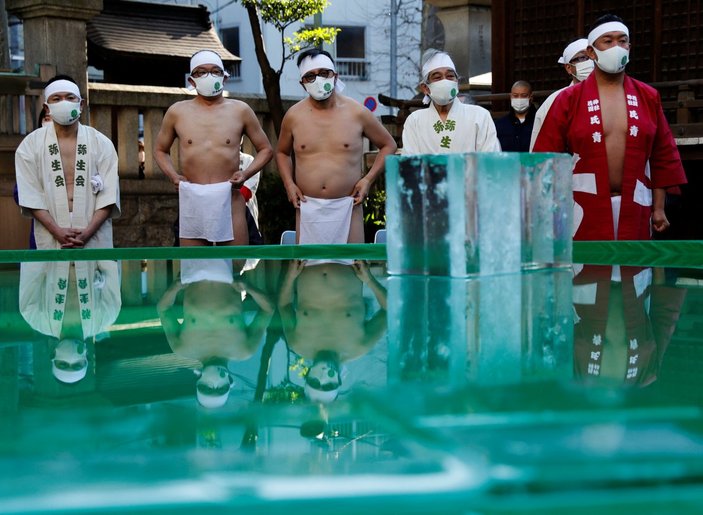 Japonya'da 'koronavirüs bitsin' duası