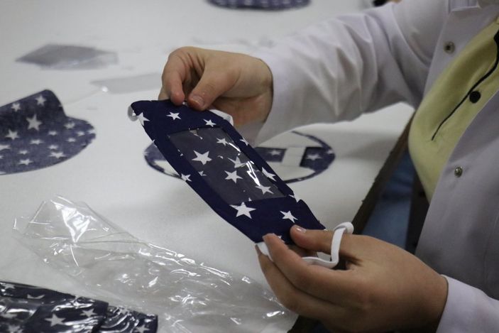 i Malatya’da meslek lisesinde, işitme engelliler için şeffaf maske üretildi