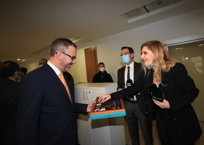 Mehmet Kasapoğlu Gazeteciler Günü'nde haber sundu