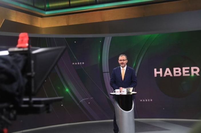 Mehmet Kasapoğlu Gazeteciler Günü'nde haber sundu