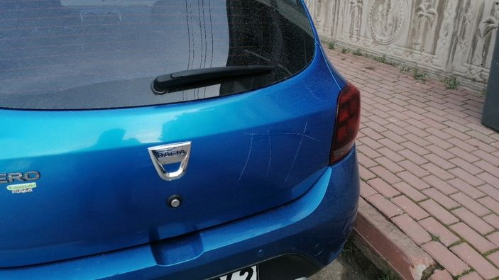 d Bursa'da sevgilisiyle tartıştı, 13 aracın lastiklerini kesti