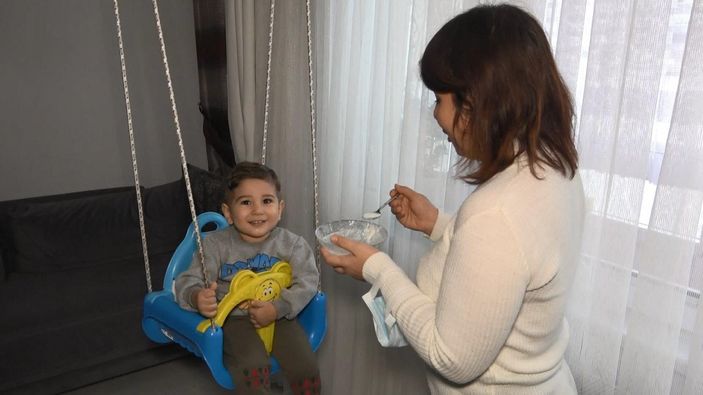 d Bursa'da SMA hastası bebek, kilo almaması için aç yatırılıyor