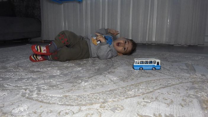 d Bursa'da SMA hastası bebek, kilo almaması için aç yatırılıyor