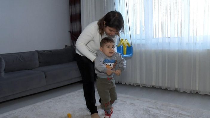 d Bursa'da SMA hastası bebek, kilo almaması için aç yatırılıyor