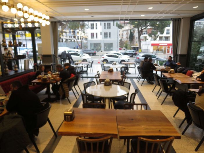 d Kadıköy'de hesap ödemeden kaçan kadınlar kamerada