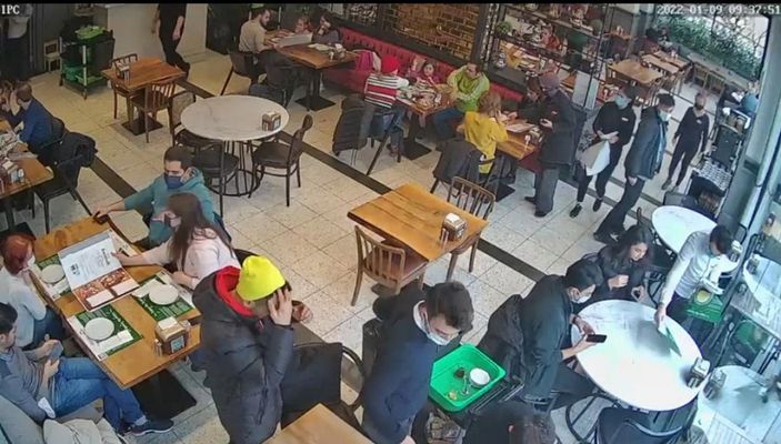 d Kadıköy'de hesap ödemeden kaçan kadınlar kamerada