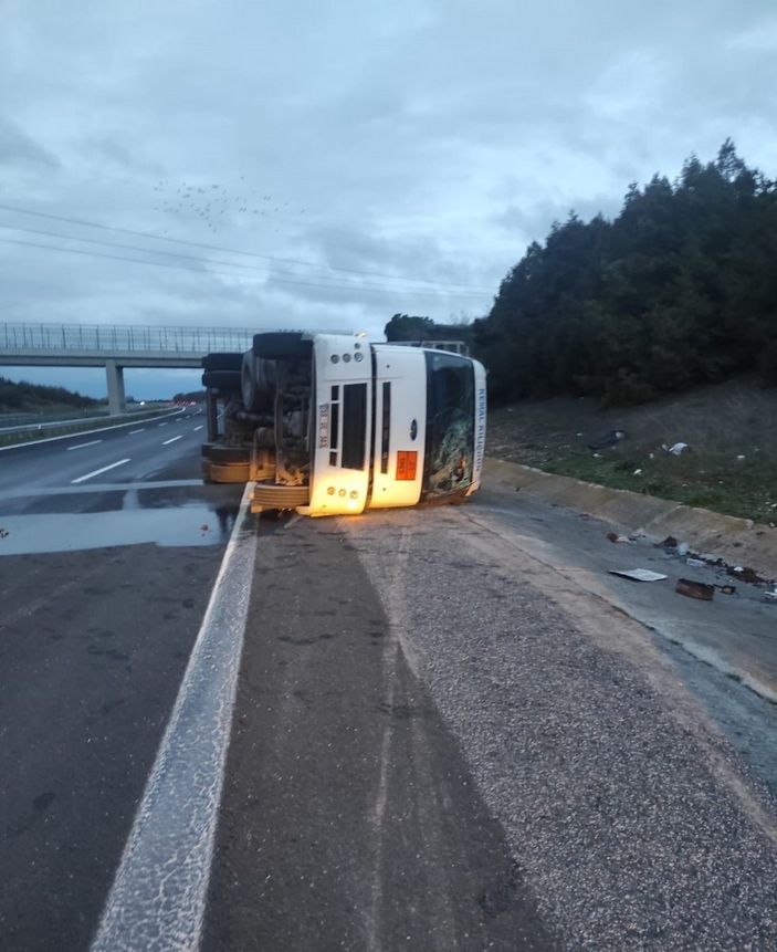 i Kırklareli'nde tüp yüklü kamyon devrildi