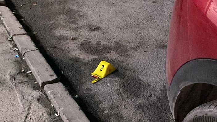 Esenyurt’ta kepenkleri indiren market sahibi olası bir saldırıyı önledi