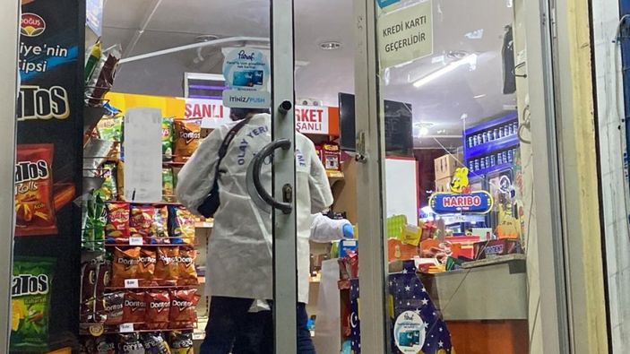 Esenyurt’ta kepenkleri indiren market sahibi olası bir saldırıyı önledi