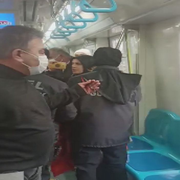 Marmaray'da maske tartışması