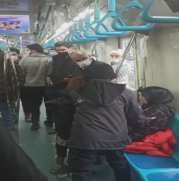 Marmaray'da maske tartışması