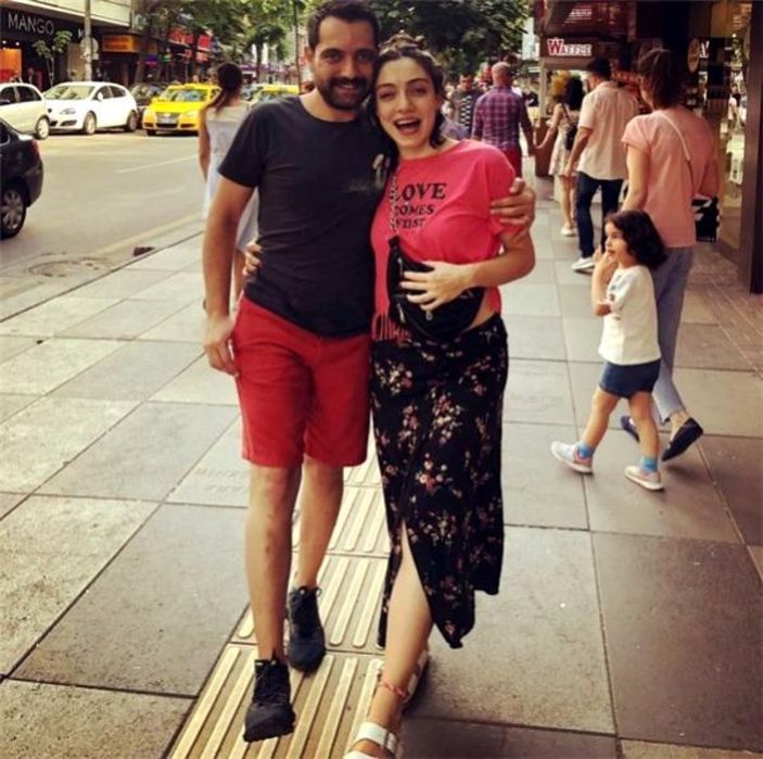 Masumlar Apartmanı Gülben'in annesi genç kızlara taş çıkarır! Kızıl saçlarıyla fırtına gibi esti...